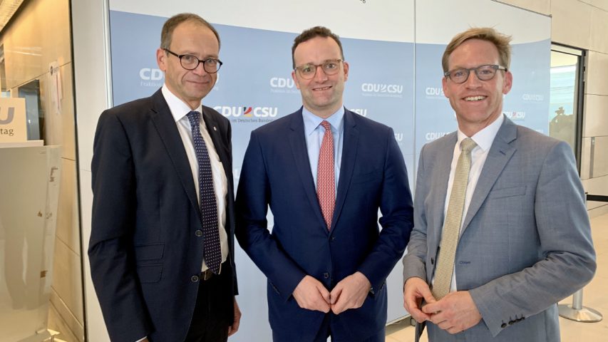 ber die Reform der Notfallversorgung sprach Christoph Schltermann mit Minister Jens Spahn. Der heimische Bundestagsabgeordnete Marc Henrichmann (v.l.) hatte den Kontakt vermittelt.